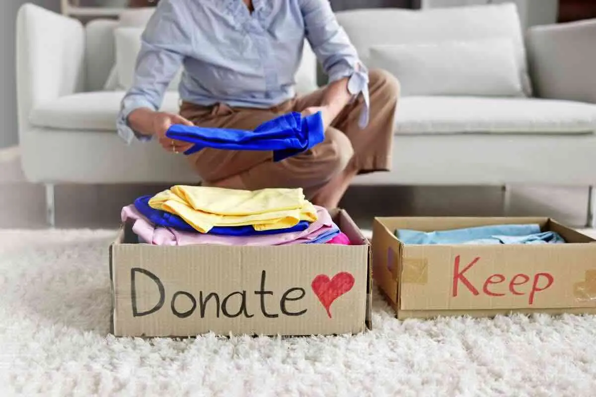 Decluttering per risparmiare 