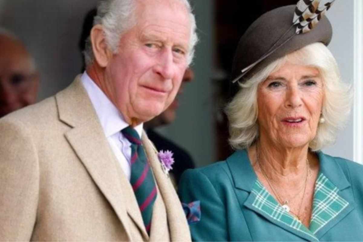 Re carlo e camilla ad un evento pubblico, cordoglio per la morte della cavallerizza