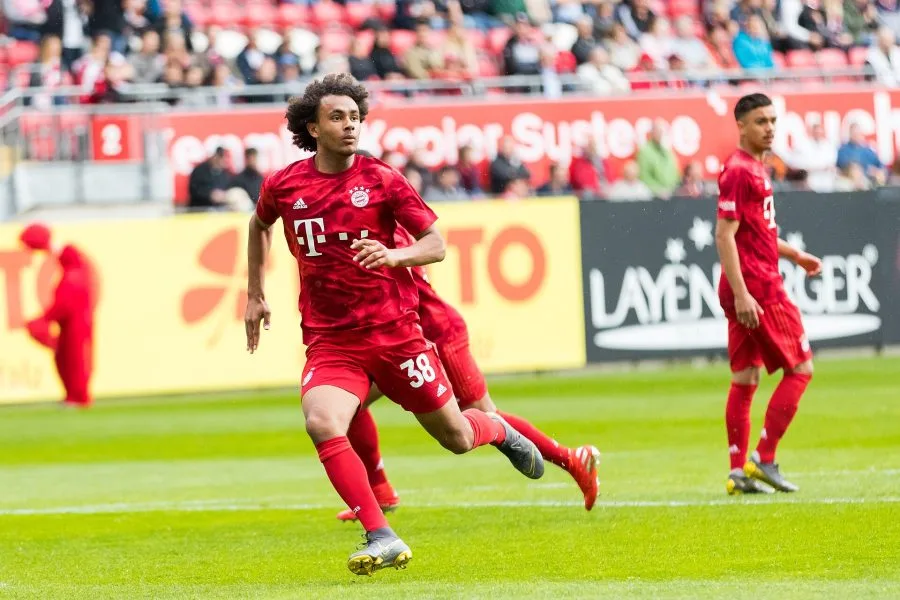 Joshua Zirkzee durante una partita. Foto di Sven Mandel, Wikimedia Commons, CC BY-SA 4.0.