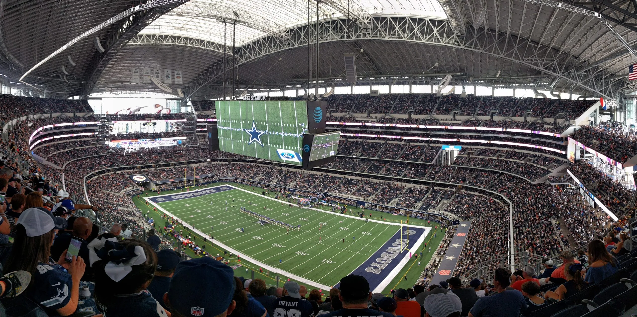Interno dell AT&T Stadium di Arlington, sede della semifinale Francia-Spagna dei Mondiali 2026