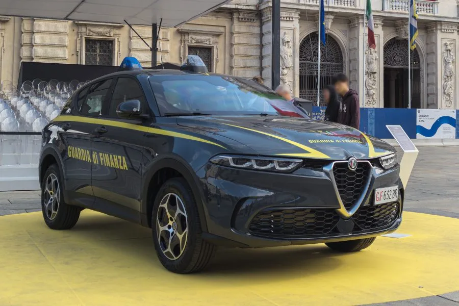 Veicolo della Guardia di Finanza usato per indagini economico-finanziarie