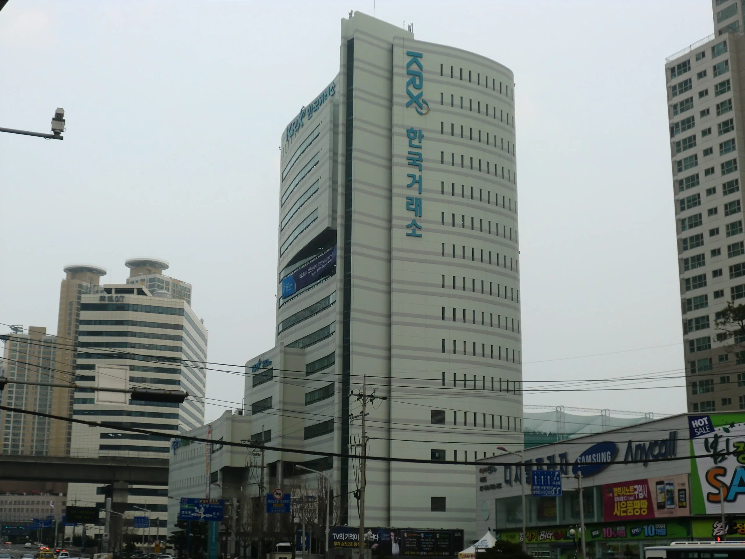 Sede della Korea Exchange a Busan, contesto della scossa sui mercati asiatici