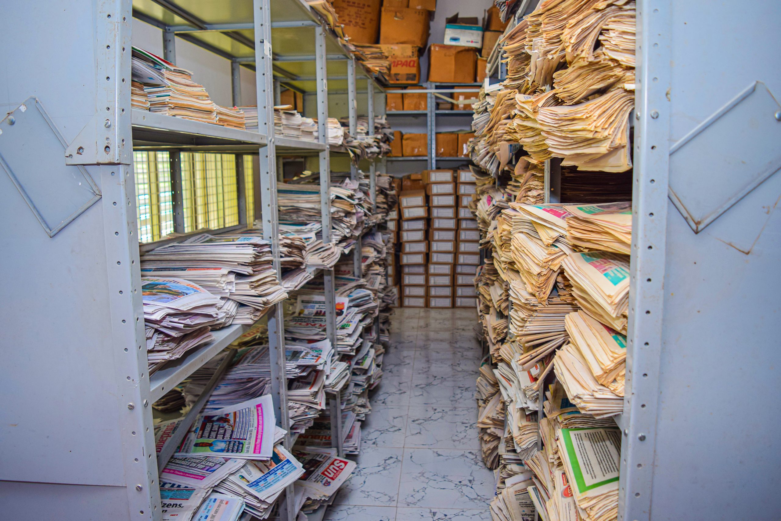 Un quotidiano ogni due o tre giorni: quando la periodicita diventa una scelta editoriale