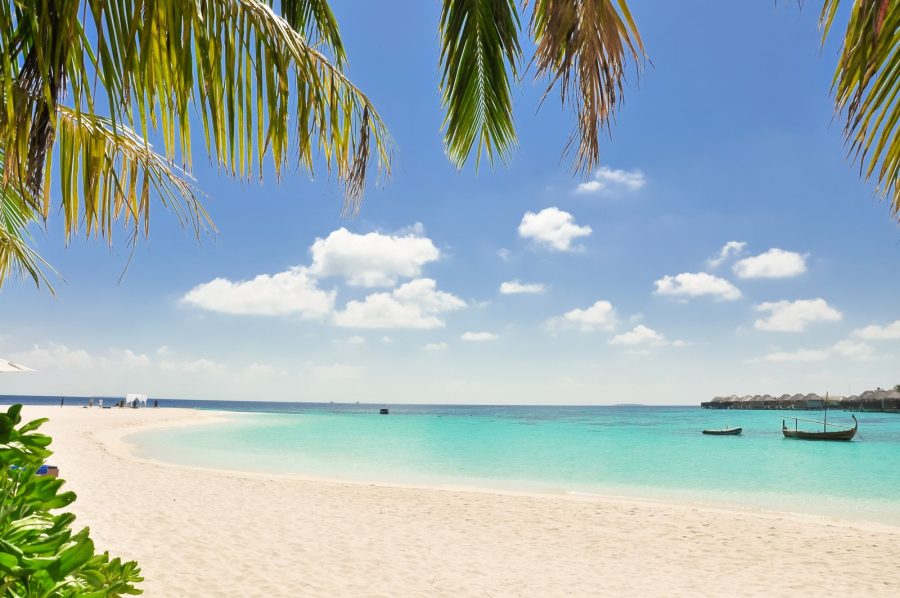 Spiaggia tranquilla per vacanze lontano dalla folla