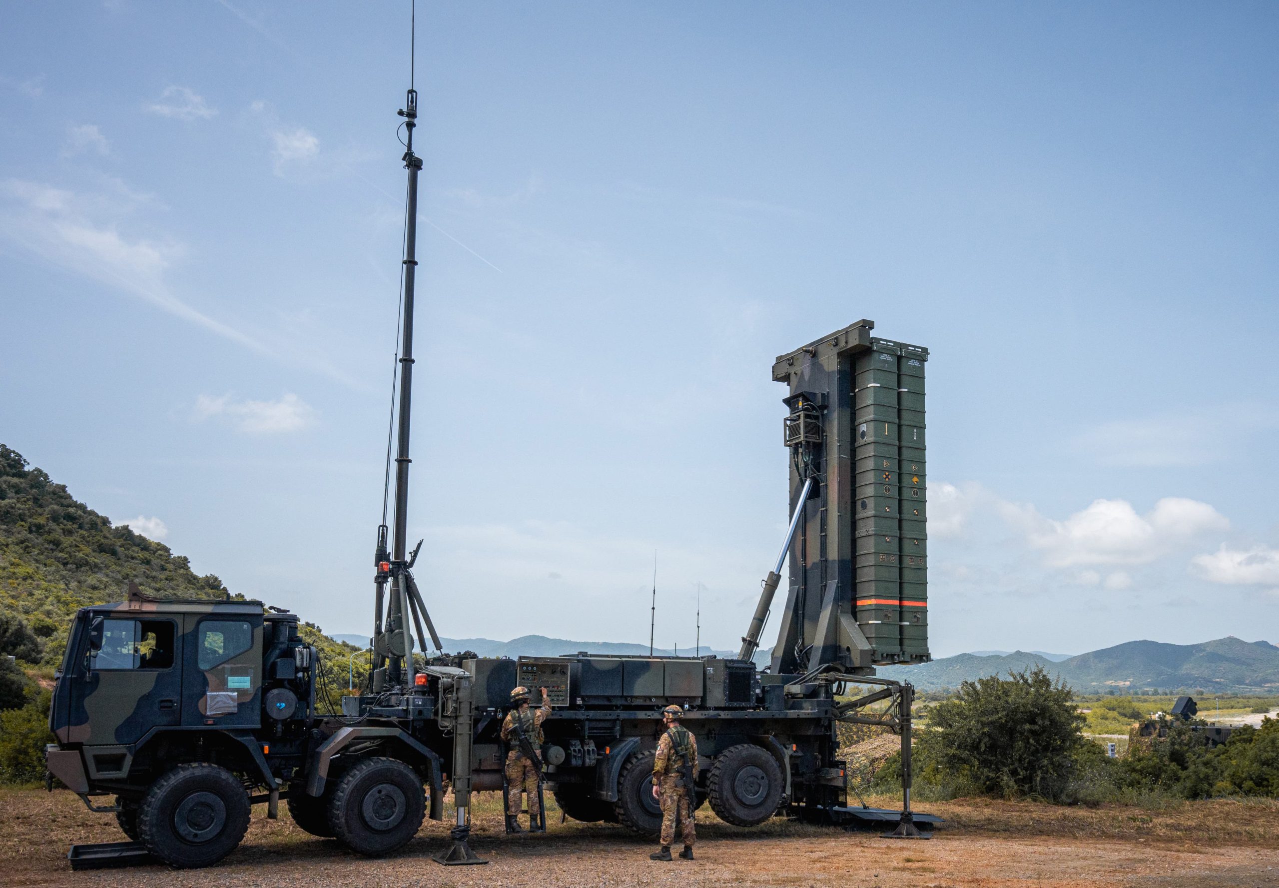 Sistema SAMP/T dell Esercito Italiano schierato durante un esercitazione in Sardegna