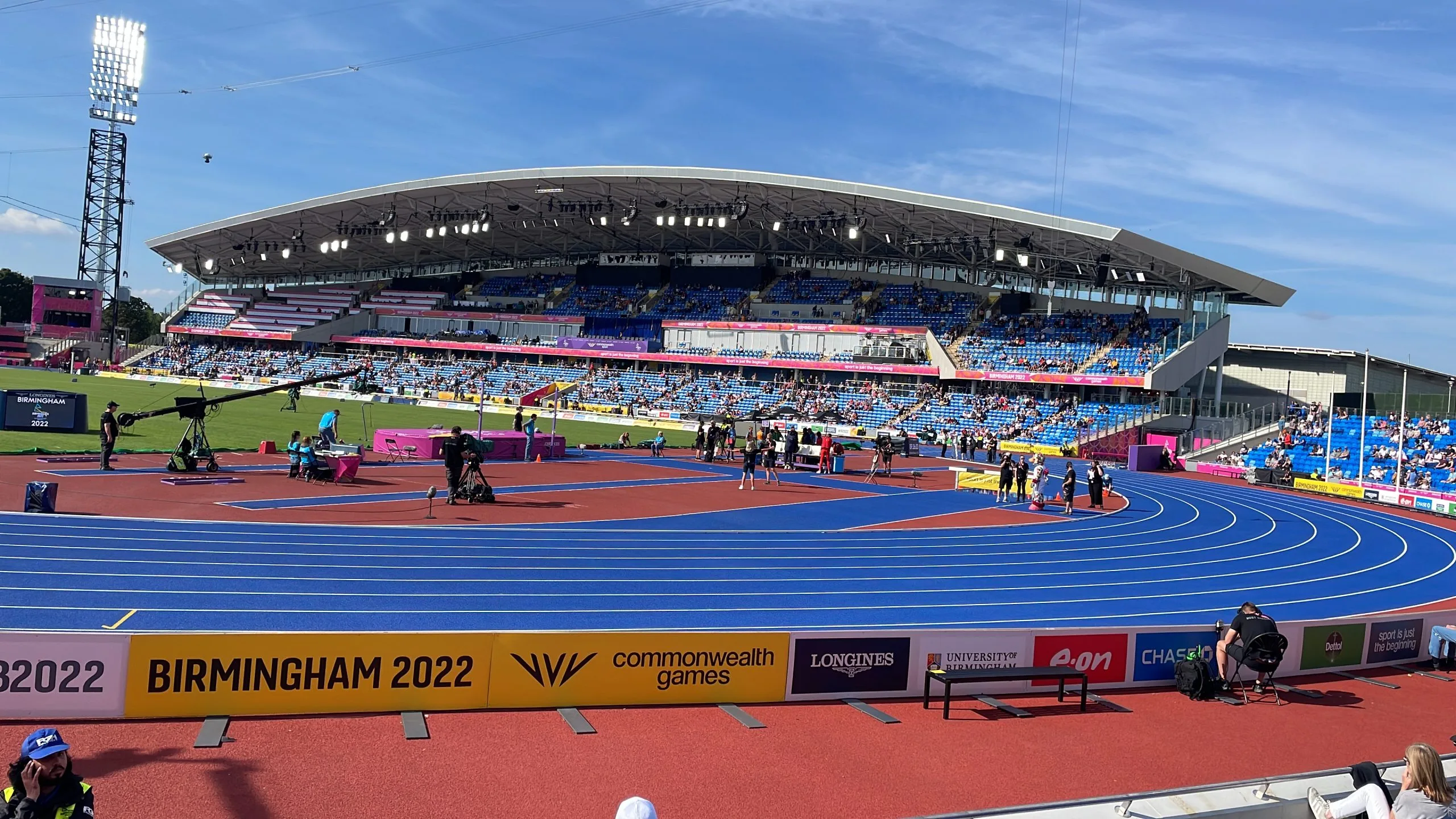 Alexander Stadium di Birmingham con pista di atletica