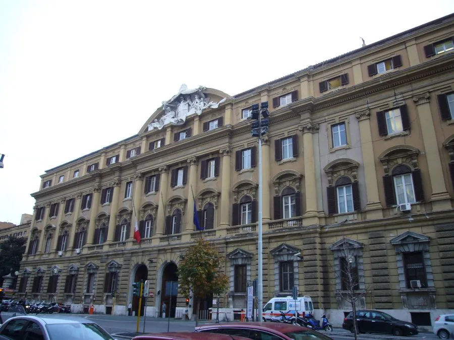Facciata del Ministero dell’Economia e delle Finanze in via XX Settembre a Roma