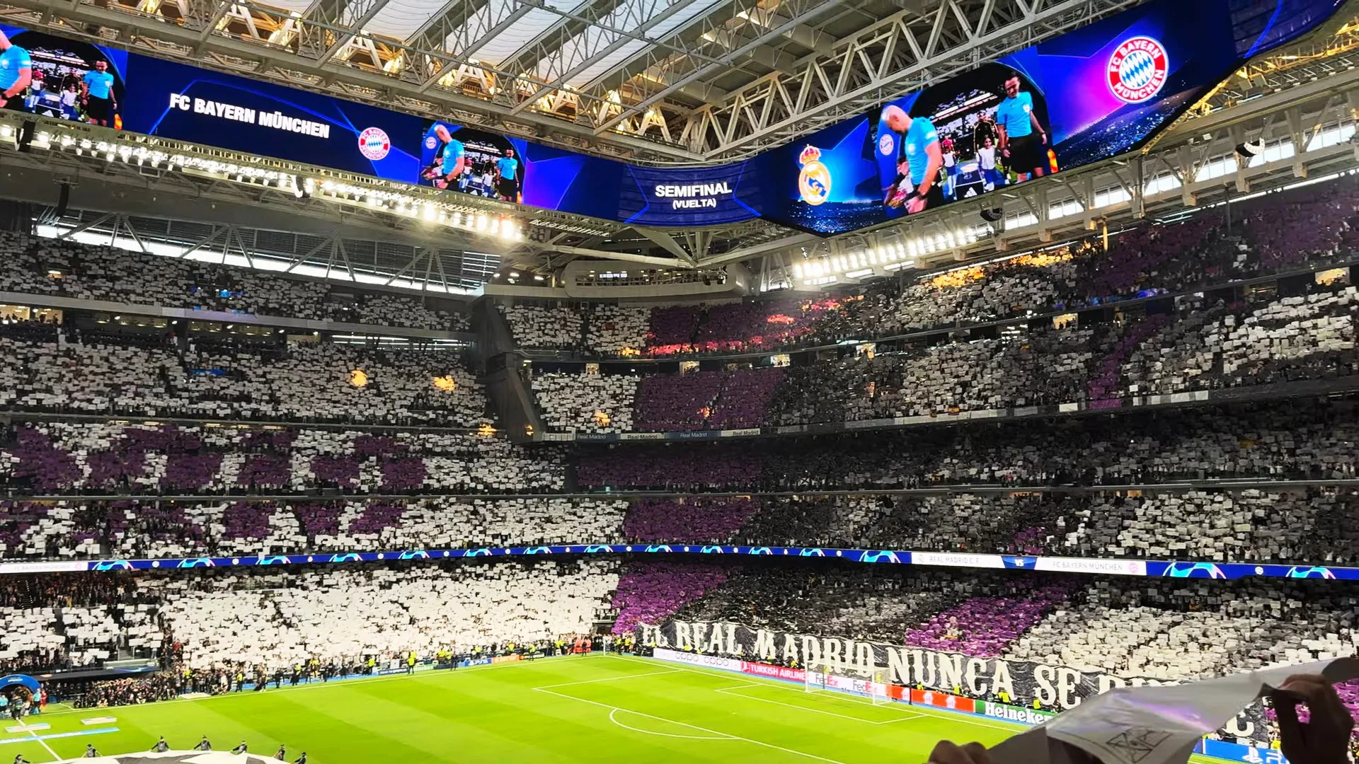 Il Santiago Bernabeu durante una serata di Champions League