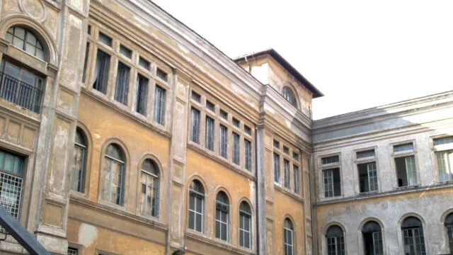 Cortile di una scuola a Roma