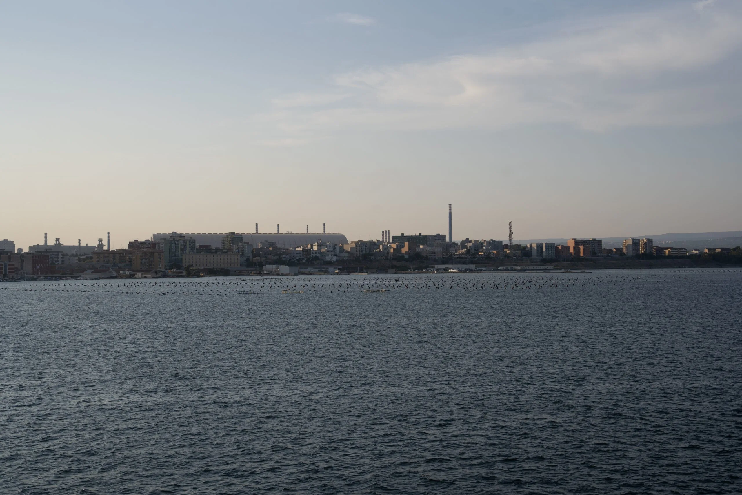 Stabilimento ex Ilva di Taranto visto dal mare