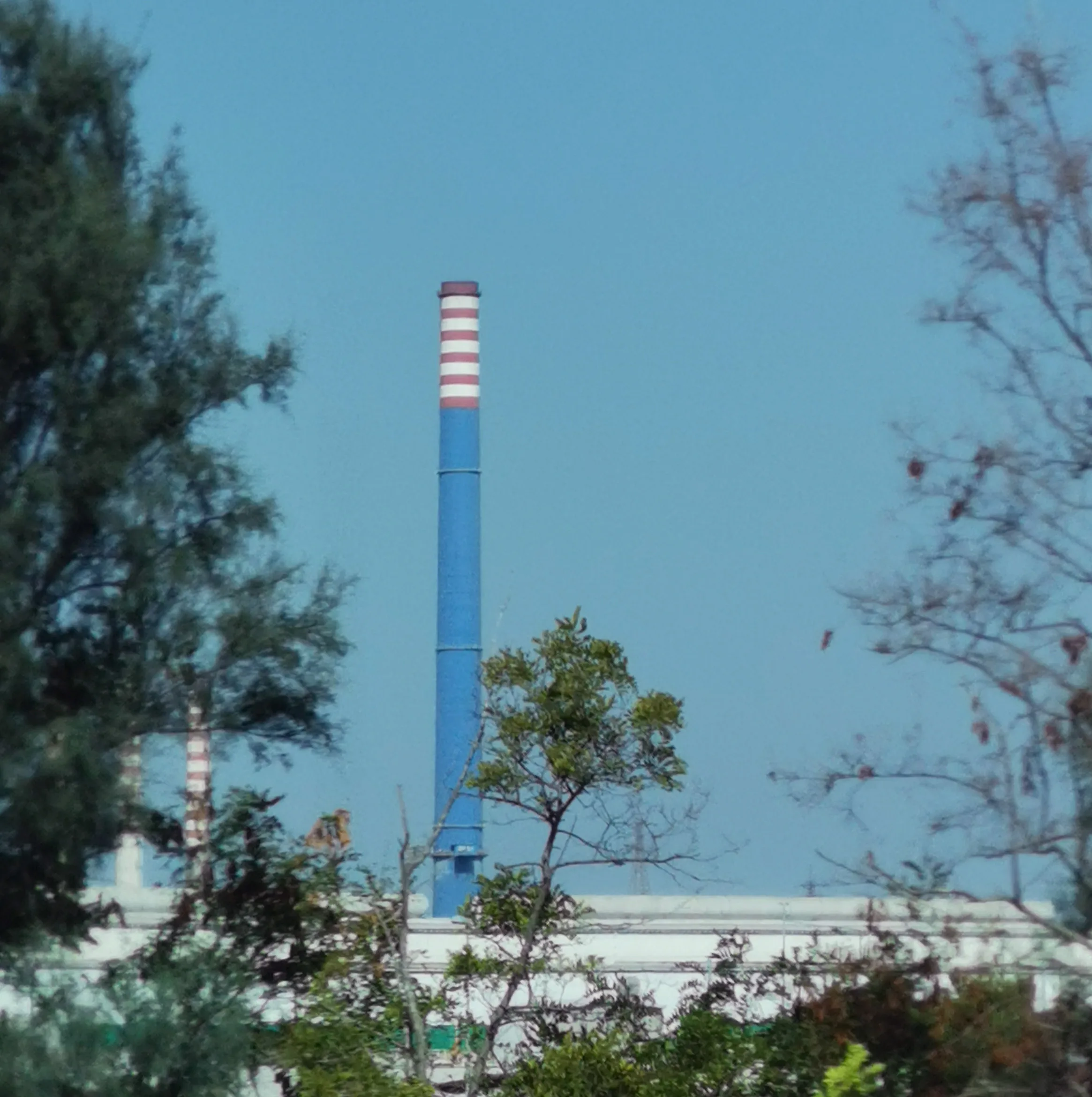 Ciminiera E312 dello stabilimento siderurgico di Taranto