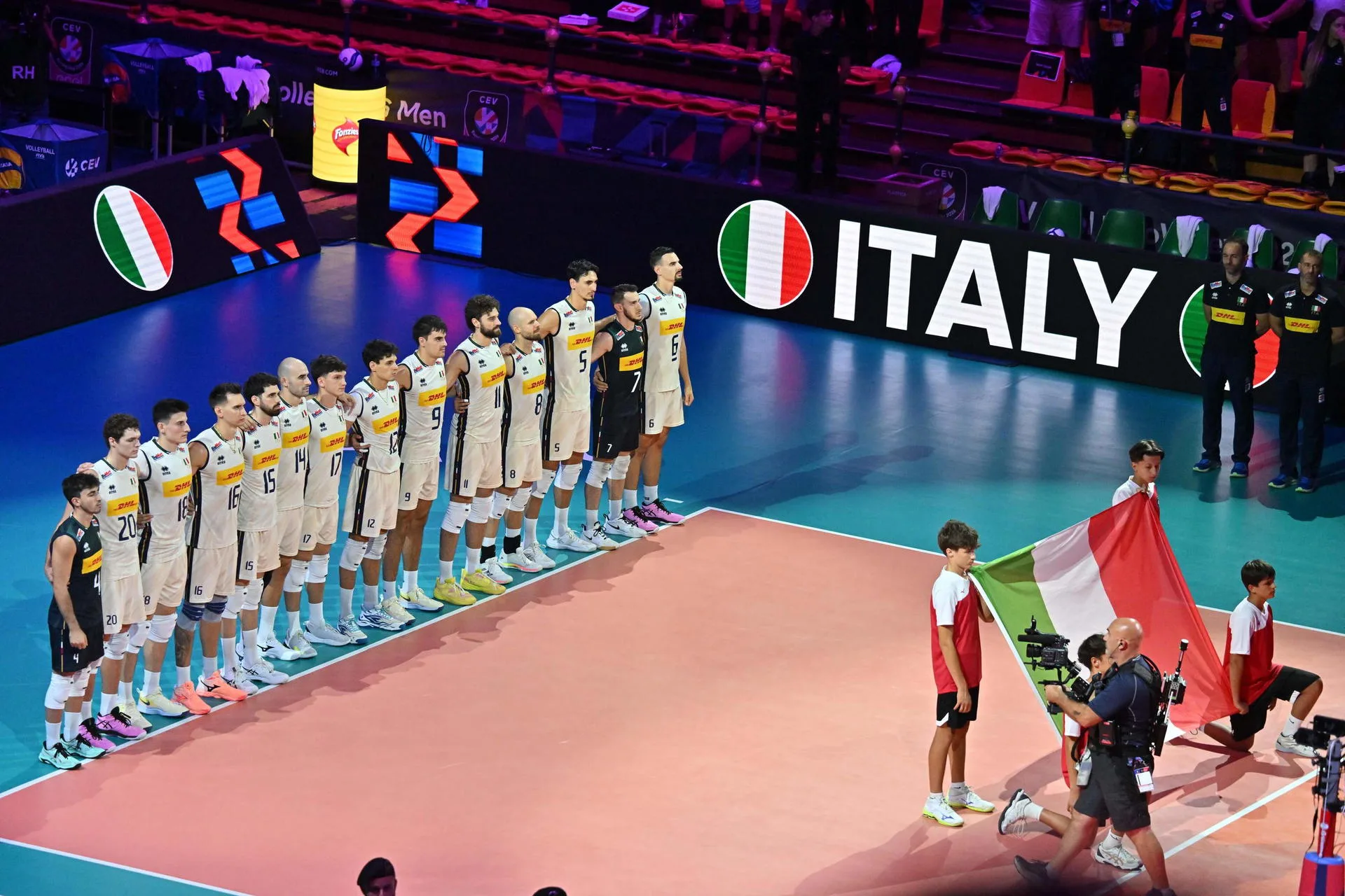 La nazionale maschile italiana di volley schierata al PalaPanini durante Italia Cechia agli Europei 2026