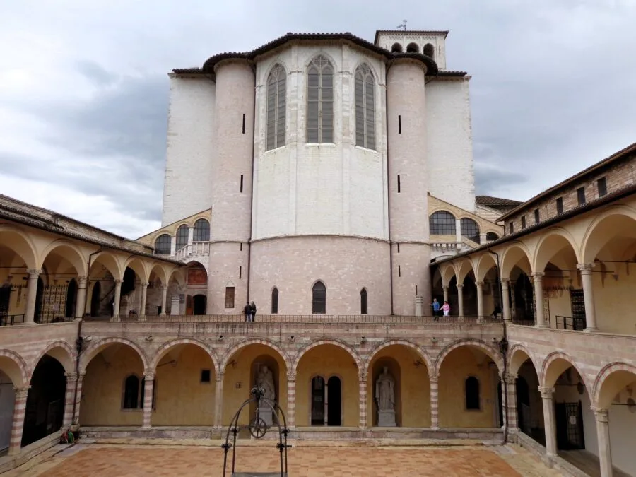 Il complesso della Basilica di San Francesco ad Assisi