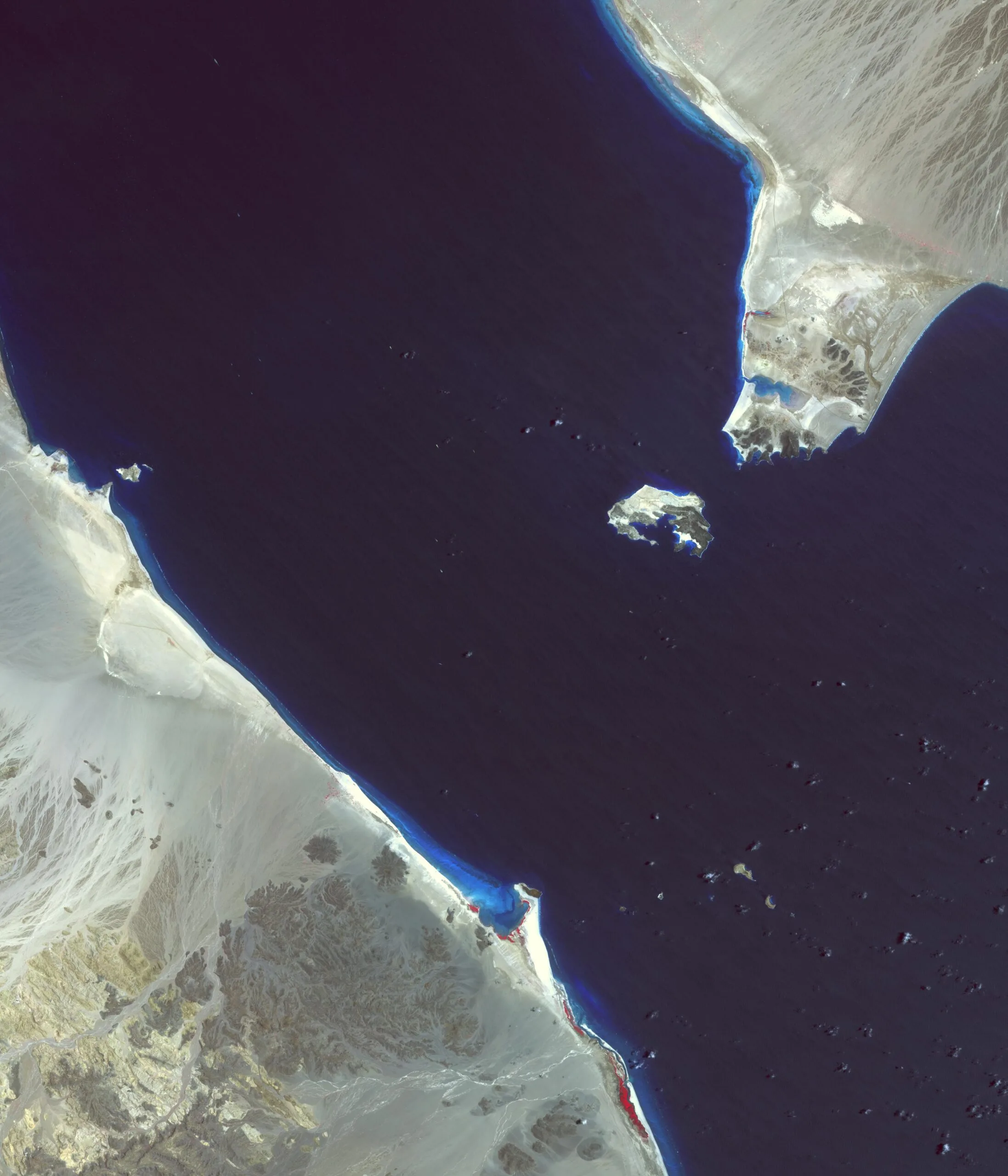 Vista satellitare dello stretto di Bab el-Mandeb tra Africa e Penisola Arabica