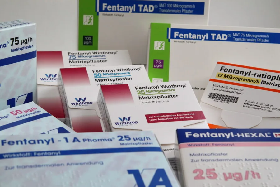 Confezioni di farmaci a base di fentanyl in diversi dosaggi