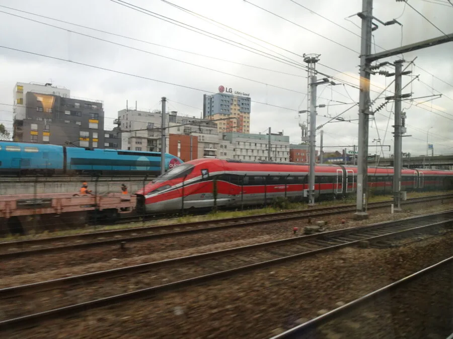Frecciarossa 1000 su binari esteri durante una fase di test