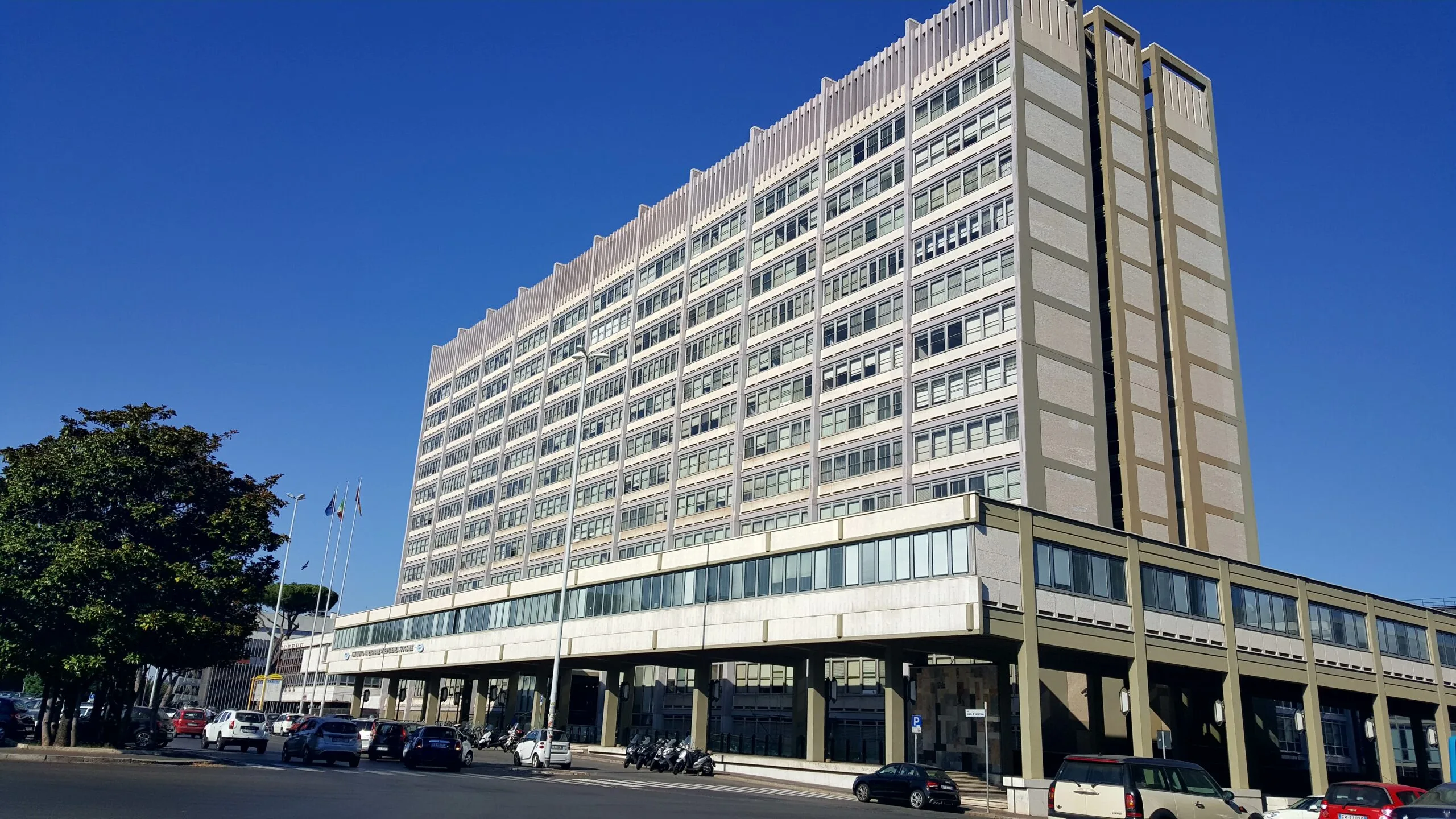 Sede centrale INPS a Roma nel quartiere EUR