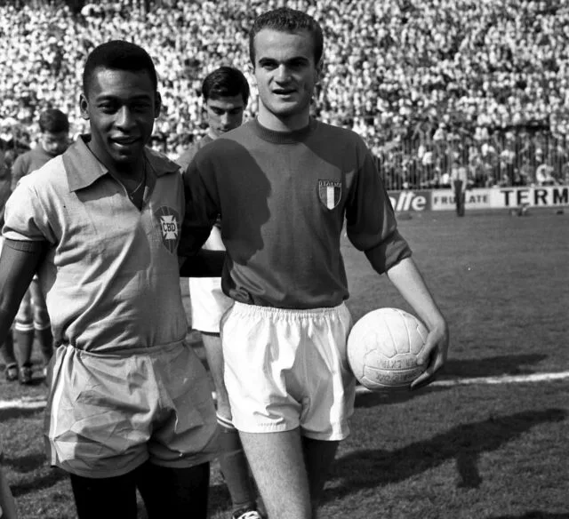 Sandro Mazzola con Pele a San Siro