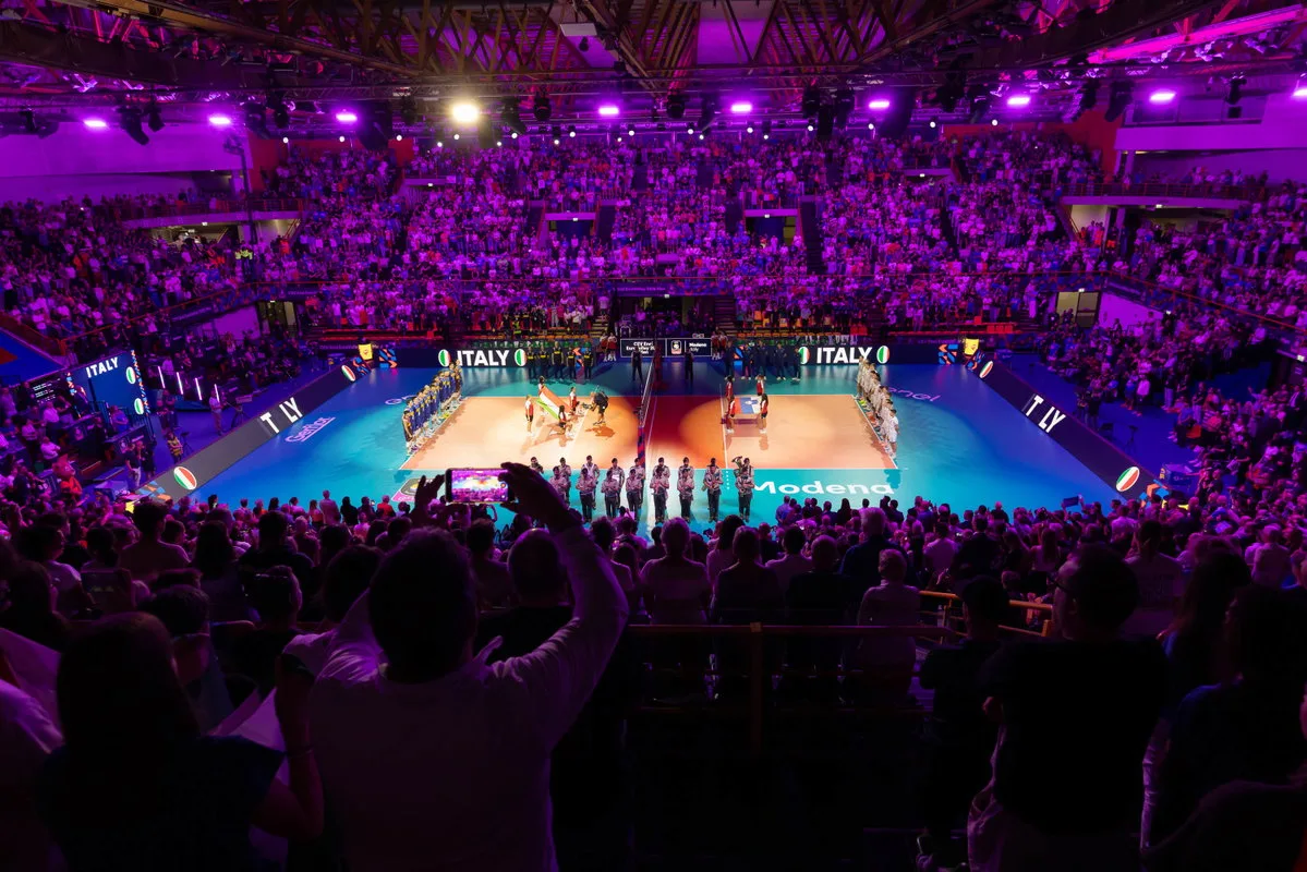 PalaPanini pieno durante Italia Slovenia agli Europei di volley 2026