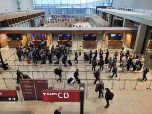 Controllo passaporti in aeroporto europeo
