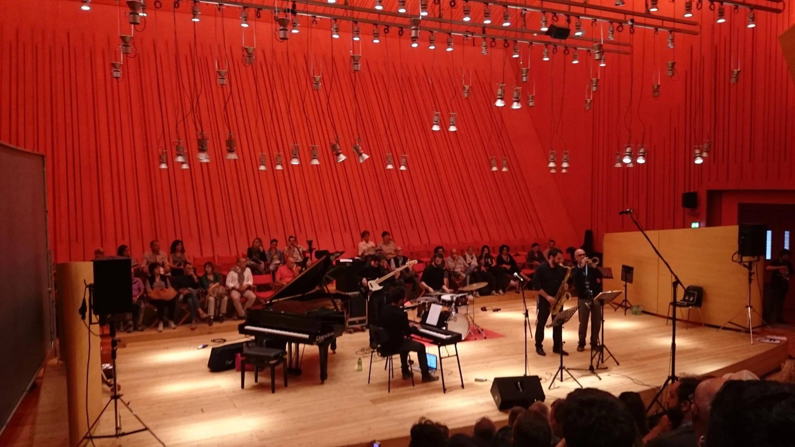 Auditorium del Parco all'Aquila durante un concerto con pubblico