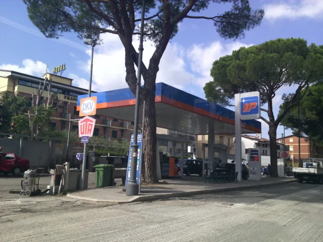 Distributore IP a Santa Maria degli Angeli