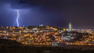 Fulmini su Matera durante un temporale