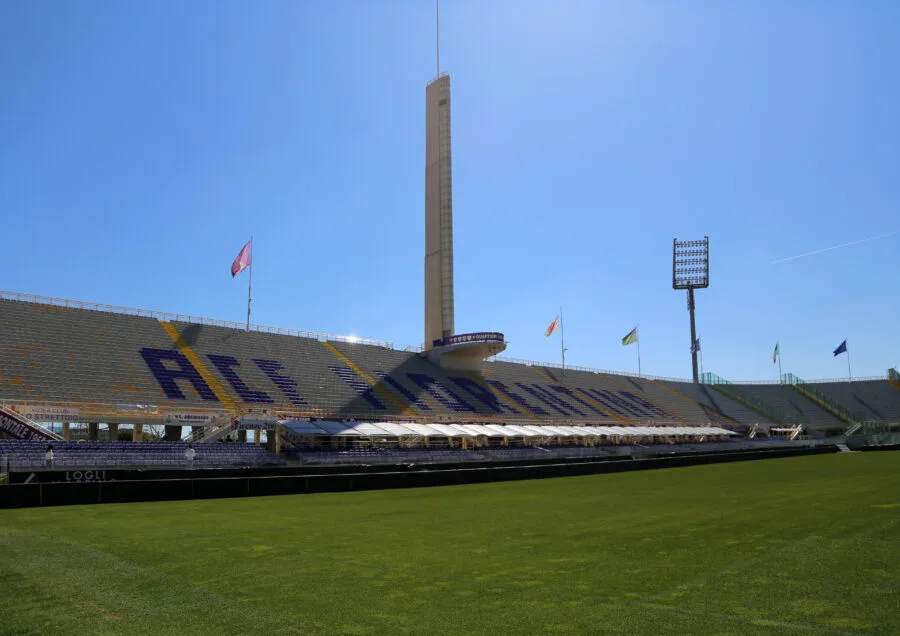 Campo e tribune dello stadio Artemio Franchi di Firenze