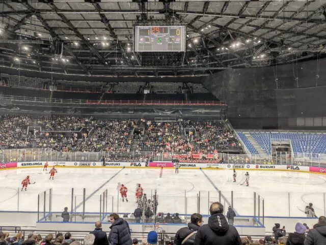 Arena di hockey su ghiaccio a Milano