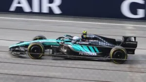Kimi Antonelli con Mercedes nel GP Bahrain