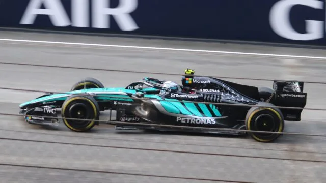 Kimi Antonelli con Mercedes nel GP Bahrain