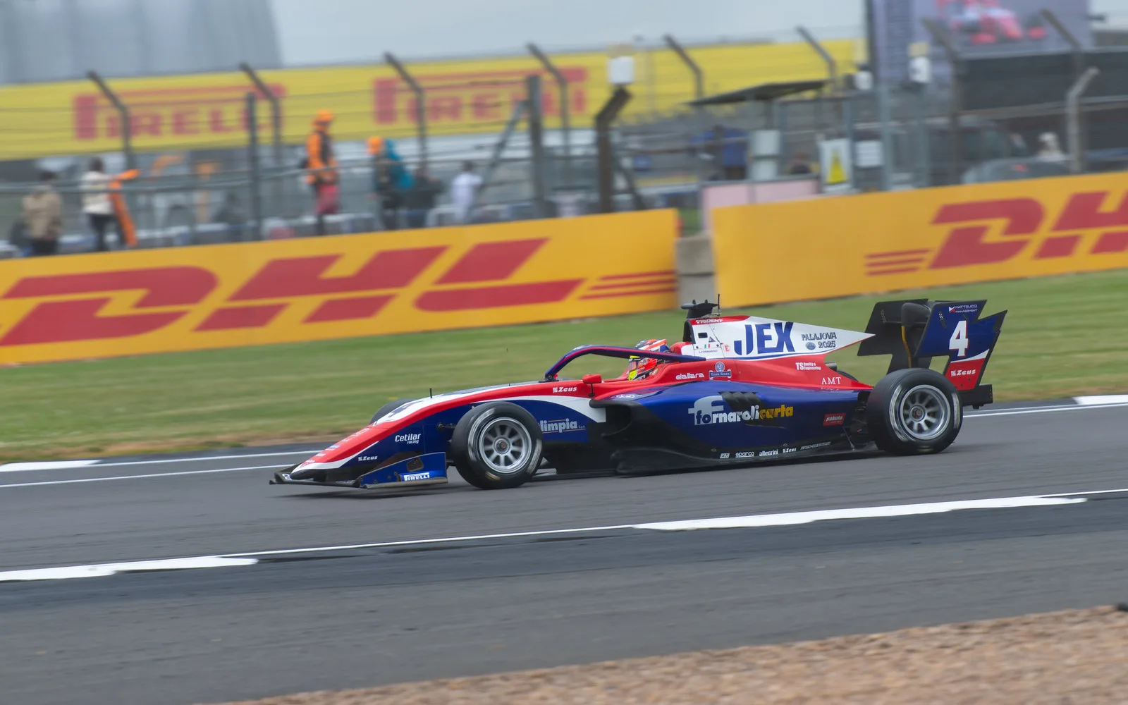 La monoposto Trident di Leonardo Fornaroli in pista in una fotografia del luglio 2024