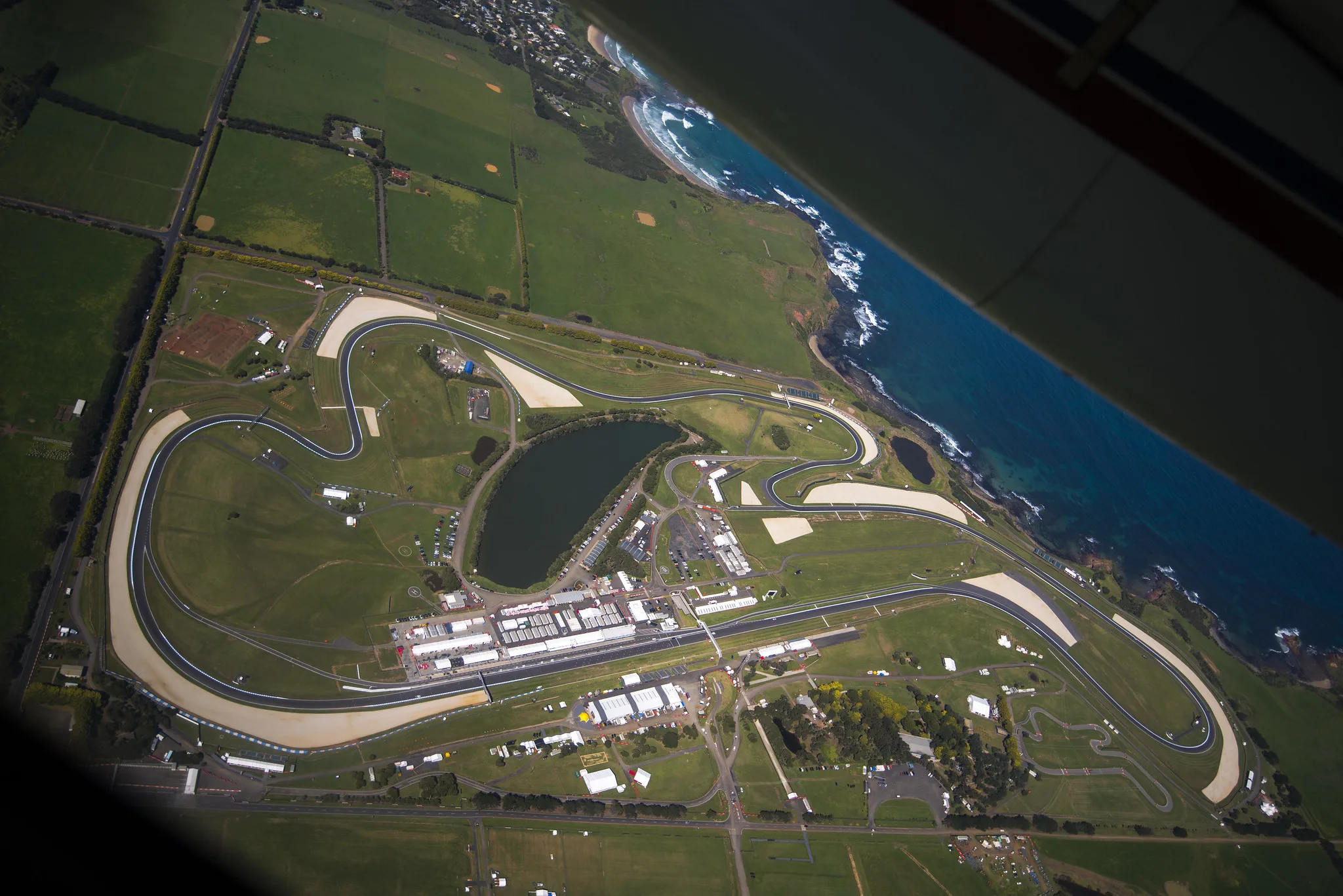 Veduta aerea del circuito di Phillip Island e della costa, fotografia del 15 ottobre 2014