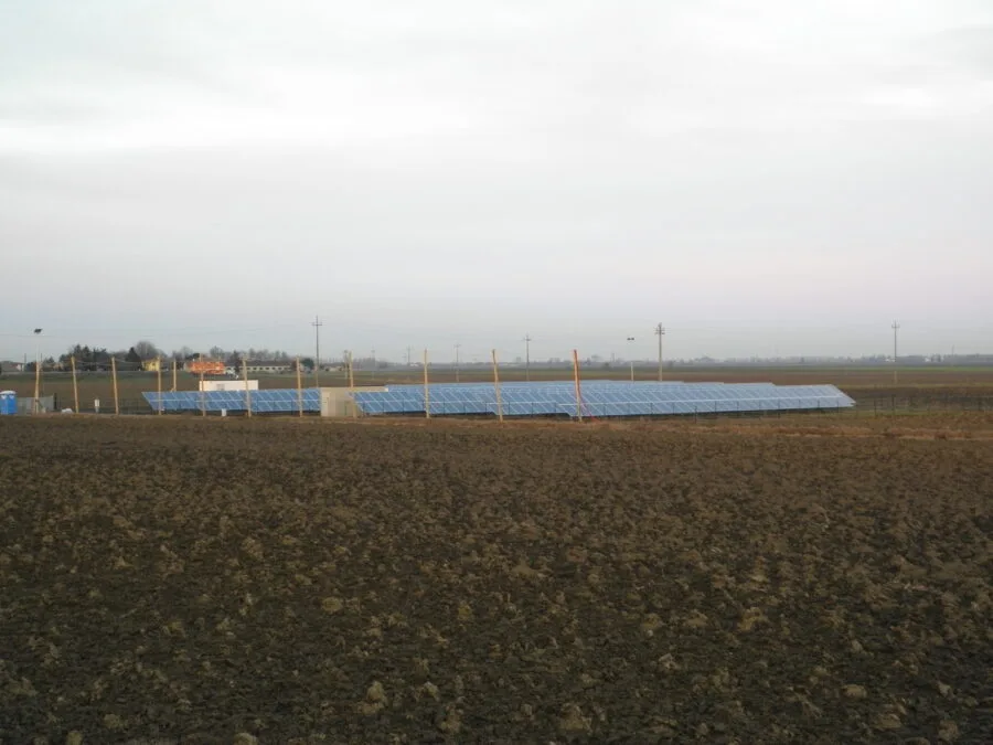 Pannelli fotovoltaici in un impianto italiano