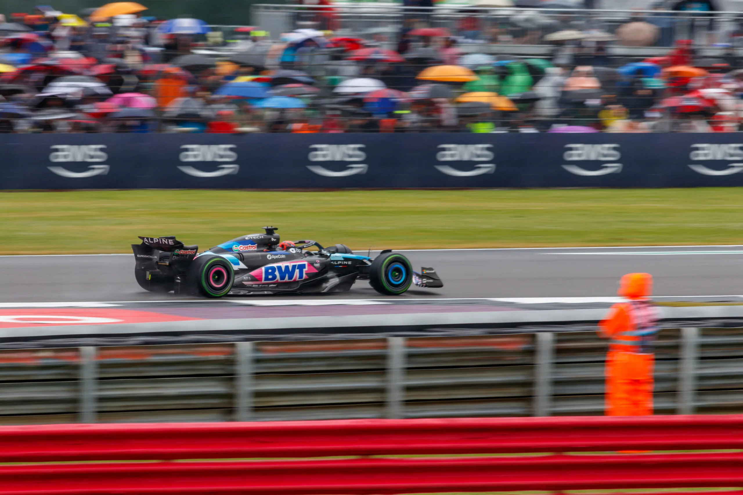 Esteban Ocon sulla Alpine a Silverstone nel 2024, fotografia d’archivio
