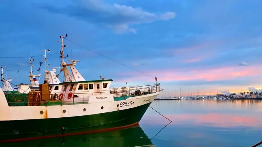 Pescherecci ormeggiati al molo nord del porto di San Benedetto del Tronto