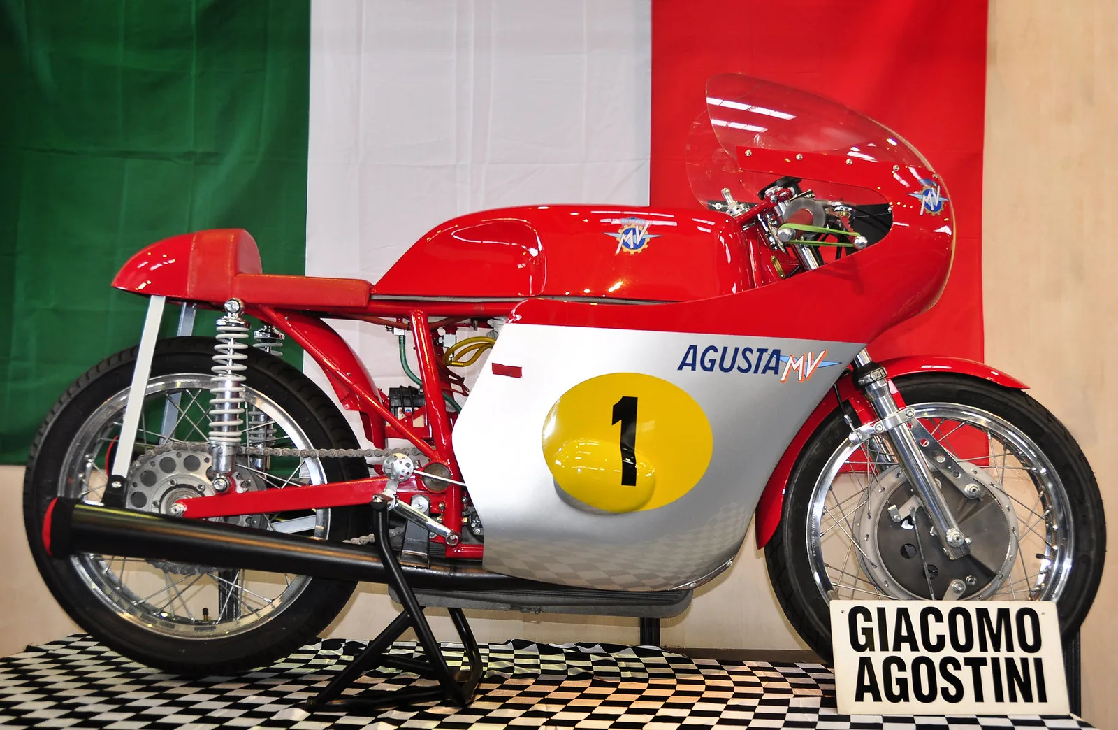 MV Agusta da corsa associata a Giacomo Agostini, esposta e fotografata nel 2012