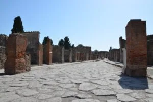 Pompei, strada antica: archivio 3 luglio